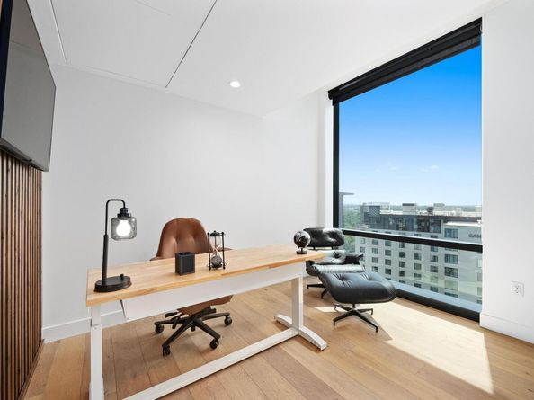 70 Rainey ST 1509, Austin TX 78701