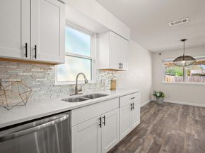 110 W Garrett RUN, Austin TX 78753