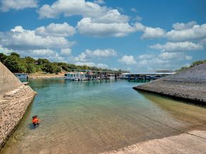 644 Newport DR, Spicewood TX 78669