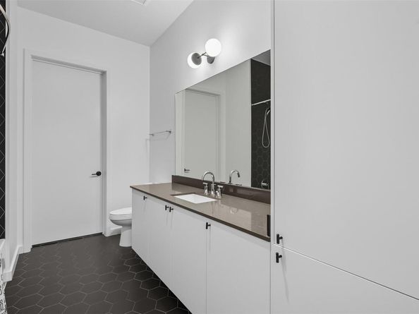 800 Embassy DR 320, Austin TX 78702