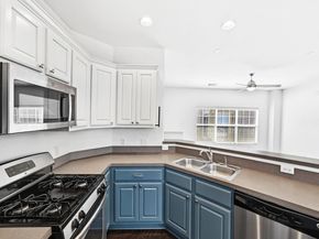 2821 Saville LOOP 21C, Austin TX 78741