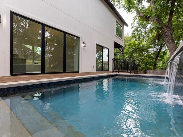 1702 Hartford RD, Austin TX 78703