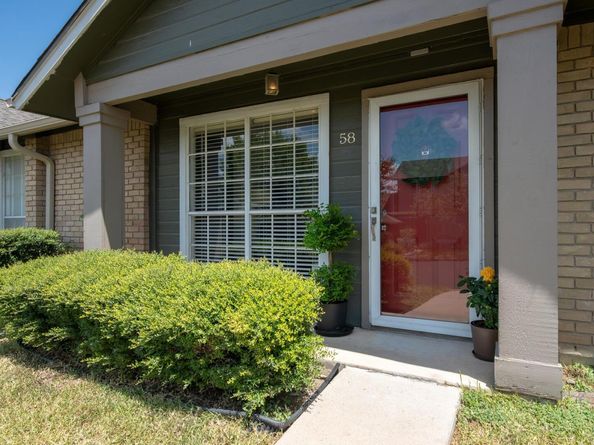 1015 E Yager LN 58, Austin TX 78753