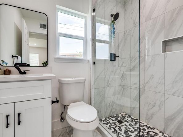 1200 E 52nd ST 205, Austin TX 78723