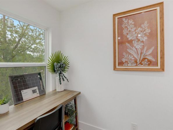 1200 E 52nd ST 205, Austin TX 78723