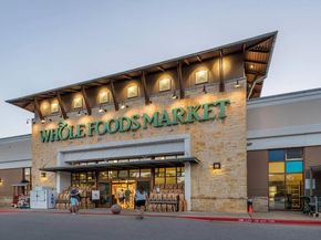 7810 Nairn DR, Austin TX 78749