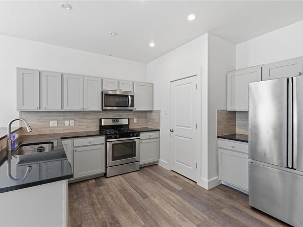 4124 Valley View RD 4A, Austin TX 78704
