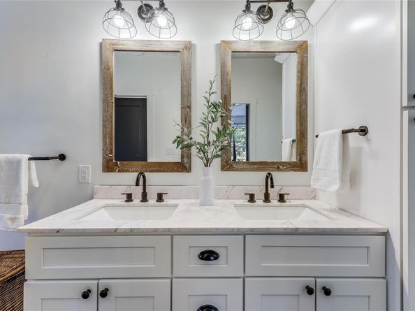 20008 Victoria Chase RD, Lago Vista TX 78645