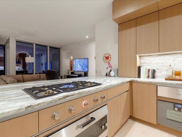 313 W 17th ST 1104, Austin TX 78701