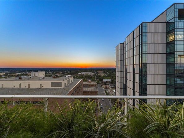 313 W 17th ST 1104, Austin TX 78701