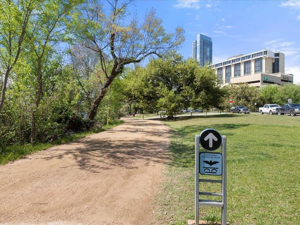 313 W 17th ST 1104, Austin TX 78701