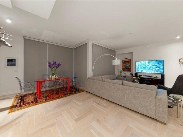 313 W 17th ST 1104, Austin TX 78701