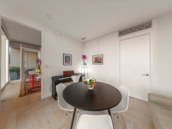 313 W 17th ST 1104, Austin TX 78701