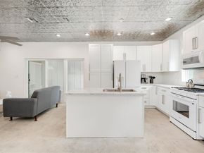 2801 Cedarview DR, Austin TX 78704