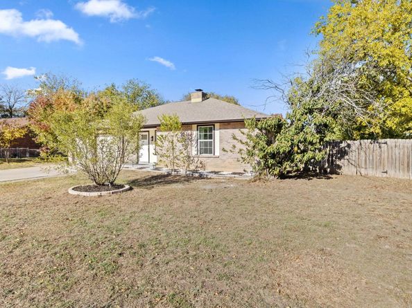 902 Virginia DR, Round Rock TX 78664