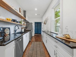 1122 Gunter ST, Austin TX 78702