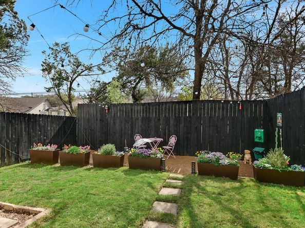 2605 Garrettson DR B, Austin TX 78748