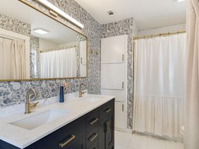 2605 Garrettson DR B, Austin TX 78748