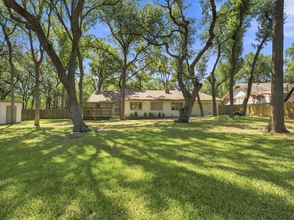 9202 Shady Oaks DR, Austin TX 78729