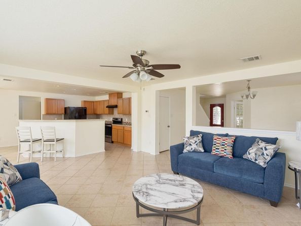 1012 Oatmeal DR, Pflugerville TX 78660