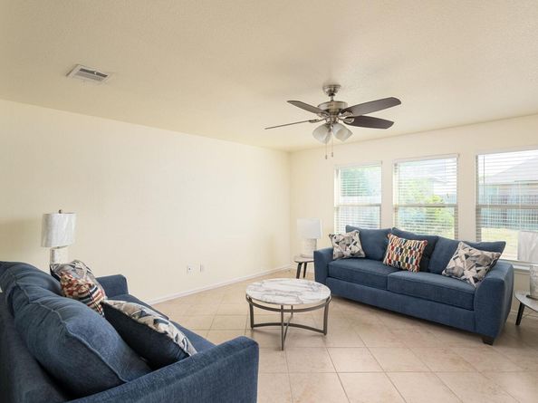 1012 Oatmeal DR, Pflugerville TX 78660
