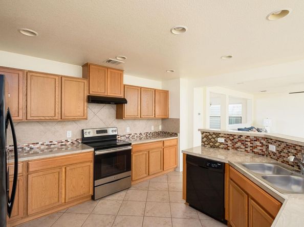 1012 Oatmeal DR, Pflugerville TX 78660