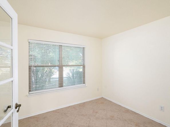 1012 Oatmeal DR, Pflugerville TX 78660