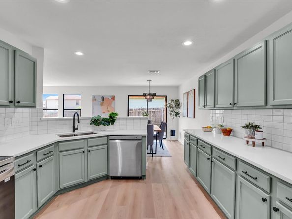 8921 Norwich Castle, Austin TX 78747