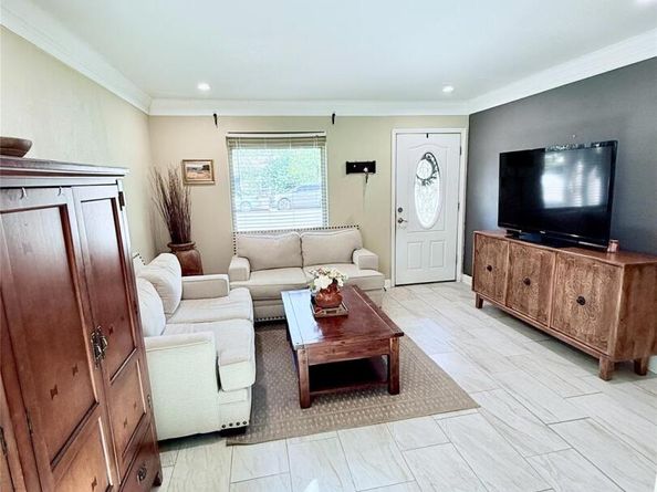 6027 Bluebell CIR, Austin TX 78741