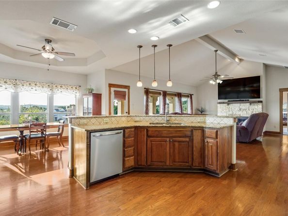 700 Augusta CIR N, Point Venture TX 78645