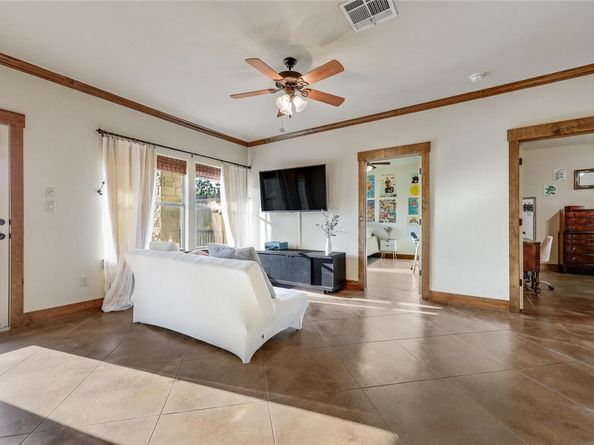 700 Augusta CIR N, Point Venture TX 78645