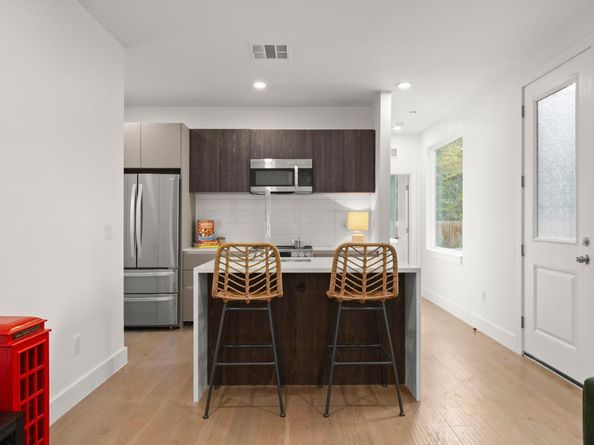 403 Middle Ln B, Austin TX 78753
