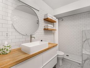 1000 W 26th ST 208, Austin TX 78705