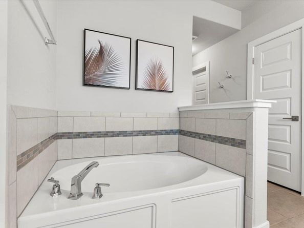 7207 Auburn Blaze LN, Austin TX 78744
