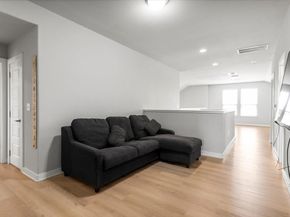 7207 Auburn Blaze LN, Austin TX 78744