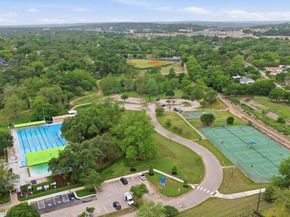 6444 Burnet RD 403, Austin TX 78757