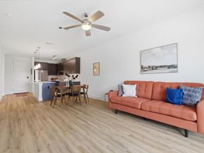 6444 Burnet RD 403, Austin TX 78757
