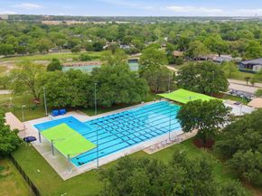 6444 Burnet RD 403, Austin TX 78757
