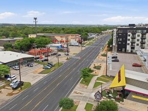 6444 Burnet RD 403, Austin TX 78757