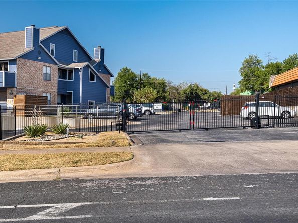 2500 Burleson RD 502, Austin TX 78741