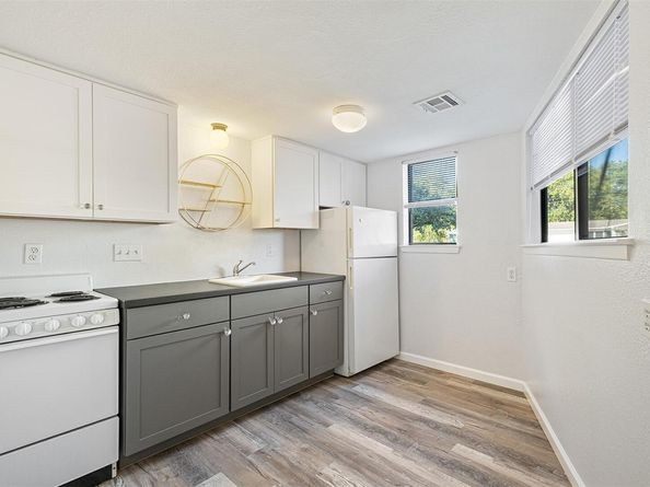 2500 Burleson RD 502, Austin TX 78741