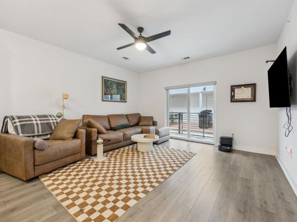 2220 Webberville RD 211, Austin TX 78702