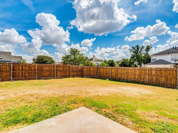 1021 Black Locust DR W, Pflugerville TX 78660