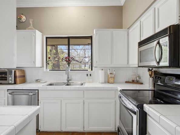 1404 Norwalk LN 201, Austin TX 78703