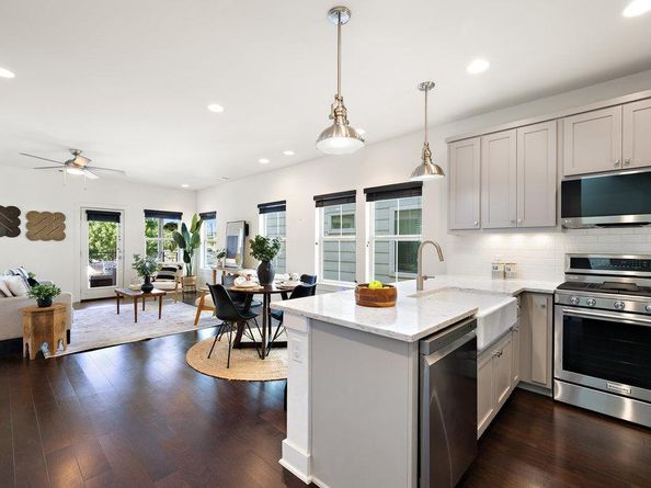 2703 Halcyon DR 8, Austin TX 78702