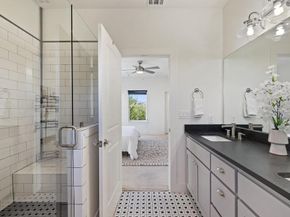 2703 Halcyon DR 8, Austin TX 78702