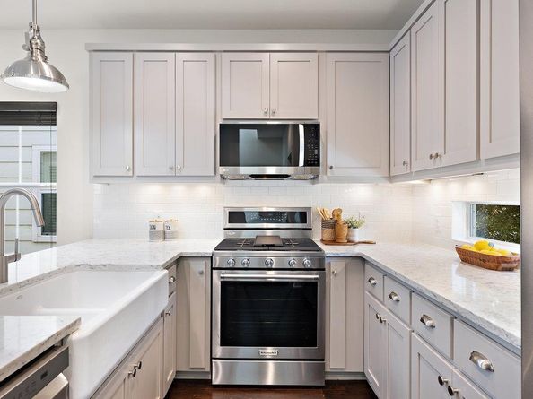 2703 Halcyon DR 8, Austin TX 78702
