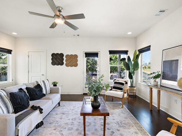 2703 Halcyon DR 8, Austin TX 78702