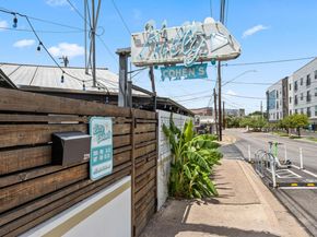 2703 Halcyon DR 8, Austin TX 78702