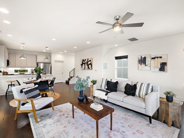 2703 Halcyon DR 8, Austin TX 78702
